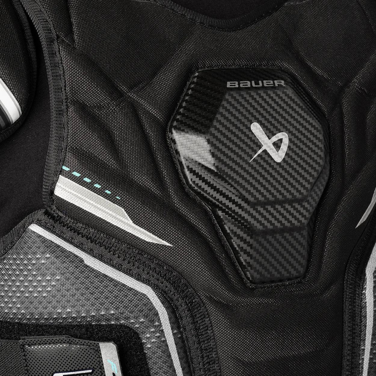 S26 SUPREME F40 SHOULDER PAD INTERMEDIATE